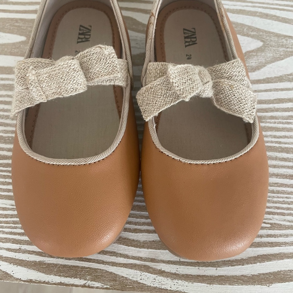 Zara shoes size 24 never worn tried on